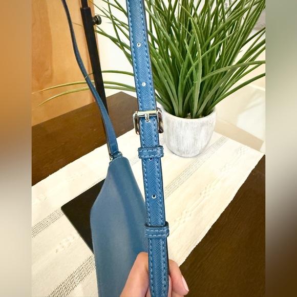 Michael Kors SAMPLE Greenwich Small Crossbody Bag in 2-Tone Blue Leather - Picture 3 of 9